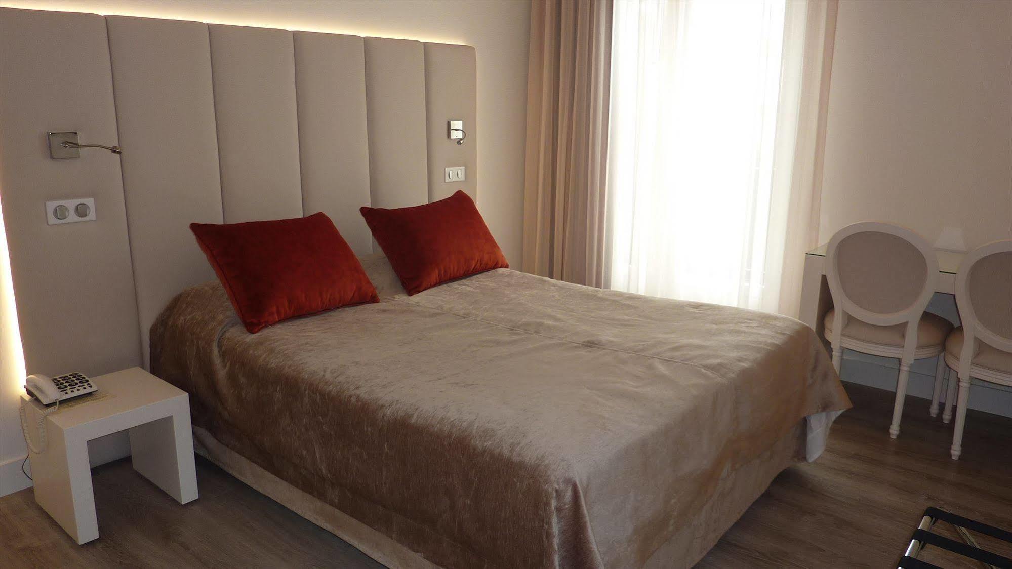 Les Criquets Hotel & Spa Blanquefort  Esterno foto